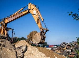 The excavation services specialists to work with should have proper documentation and licenses. 