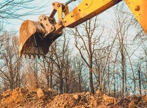 There are many things to consider when hiring earthmoving services. 